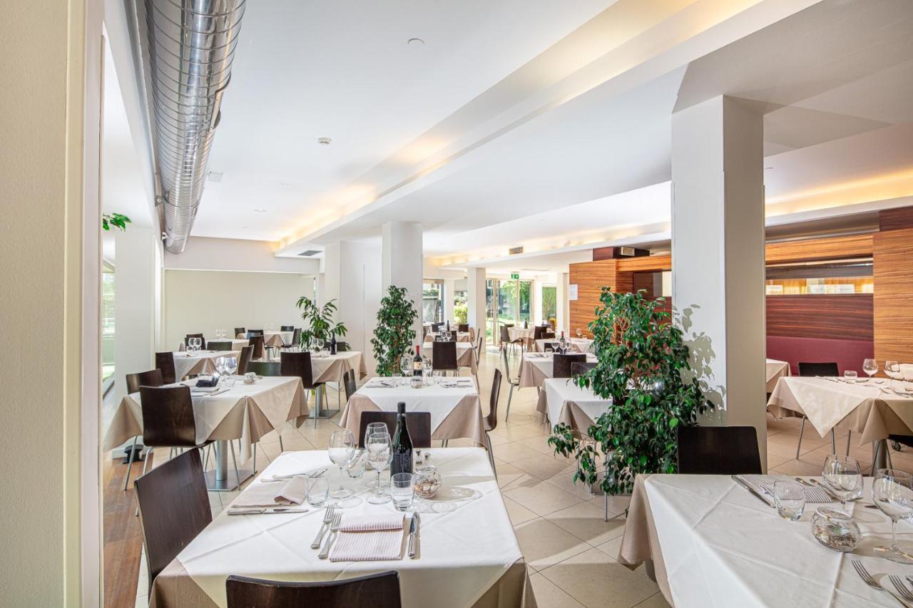 Hotel Martini Lignano Sabbiadoro Luaran gambar