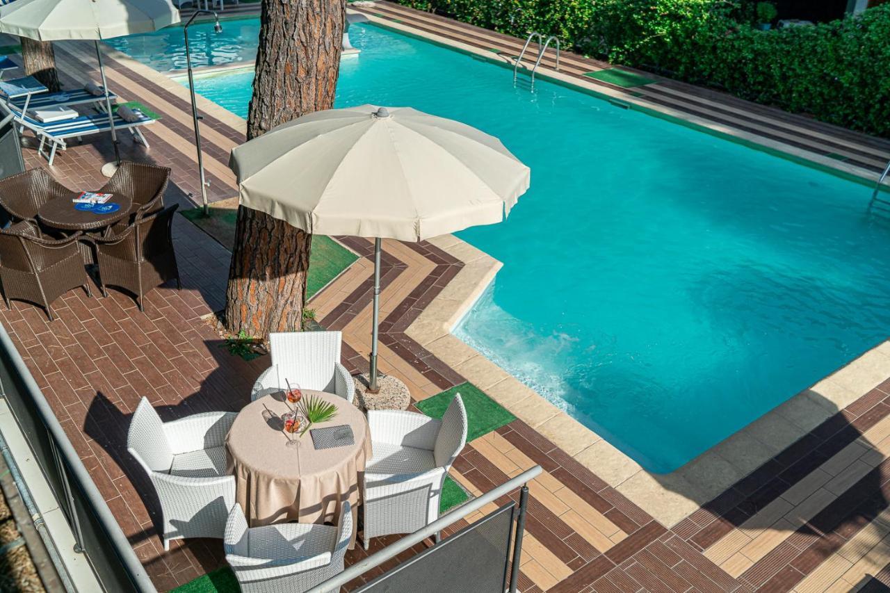 Hotel Martini Lignano Sabbiadoro Luaran gambar