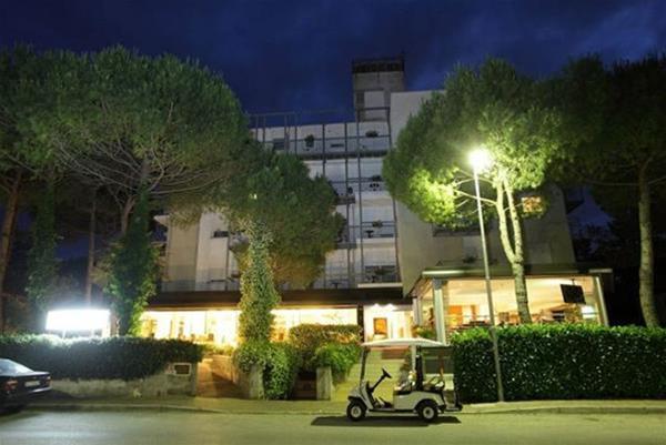 Hotel Martini Lignano Sabbiadoro Luaran gambar